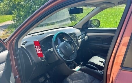 Mitsubishi Outlander III рестайлинг 3, 2013 год, 1 175 000 рублей, 7 фотография