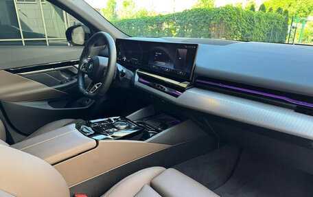 BMW 5 серия, 2025 год, 7 500 000 рублей, 9 фотография