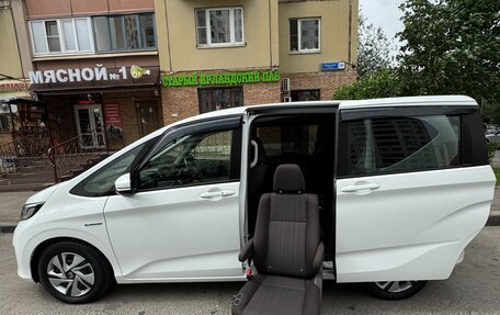 Honda Freed II, 2017 год, 1 620 000 рублей, 5 фотография
