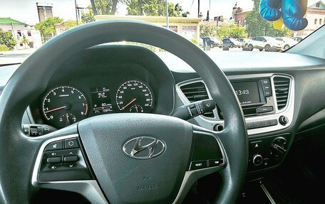 Hyundai Solaris II рестайлинг, 2019 год, 1 170 000 рублей, 4 фотография