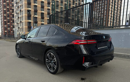 BMW 5 серия, 2024 год, 7 100 000 рублей, 24 фотография