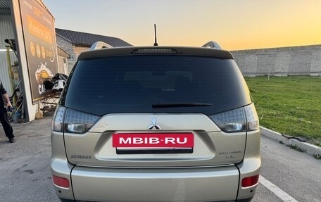 Mitsubishi Outlander III рестайлинг 3, 2008 год, 840 000 рублей, 4 фотография