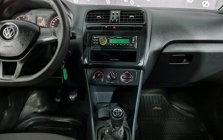 Volkswagen Polo VI (EU Market), 2019 год, 590 000 рублей, 23 фотография