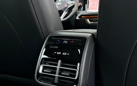 Volkswagen Tiguan, 2024 год, 5 990 000 рублей, 12 фотография