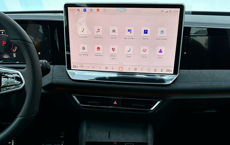 Volkswagen Tiguan, 2024 год, 5 990 000 рублей, 14 фотография