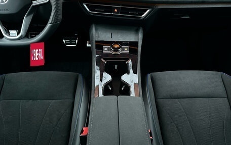 Volkswagen Tiguan, 2024 год, 5 990 000 рублей, 15 фотография