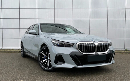 BMW 5 серия, 2025 год, 7 320 000 рублей, 3 фотография