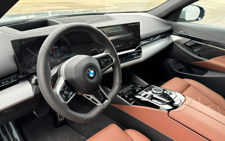 BMW 5 серия, 2025 год, 7 320 000 рублей, 2 фотография