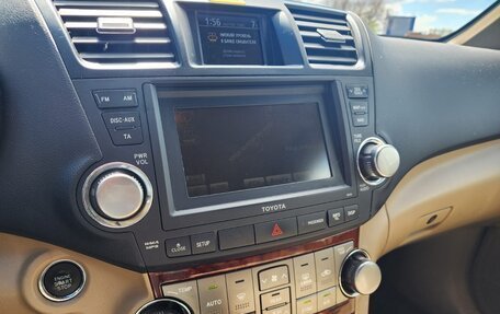 Toyota Highlander III, 2011 год, 1 849 000 рублей, 12 фотография