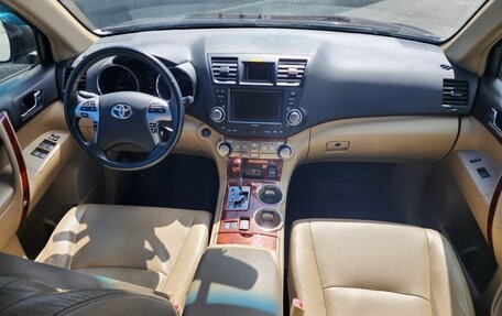 Toyota Highlander III, 2011 год, 1 849 000 рублей, 10 фотография
