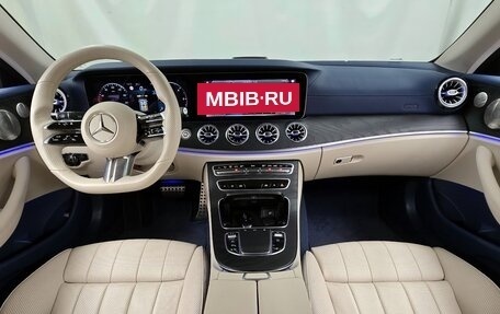Mercedes-Benz E-Класс, 2022 год, 4 350 000 рублей, 6 фотография