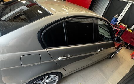 BMW 3 серия, 2011 год, 1 500 000 рублей, 14 фотография
