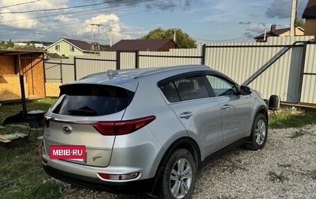 KIA Sportage IV рестайлинг, 2018 год, 2 100 000 рублей, 3 фотография