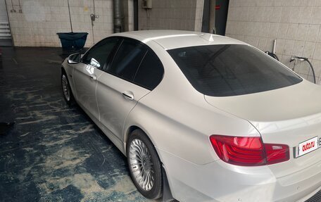 BMW 5 серия, 2016 год, 1 800 000 рублей, 3 фотография