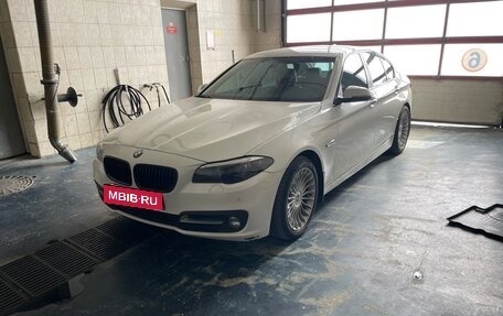 BMW 5 серия, 2016 год, 1 800 000 рублей, 9 фотография