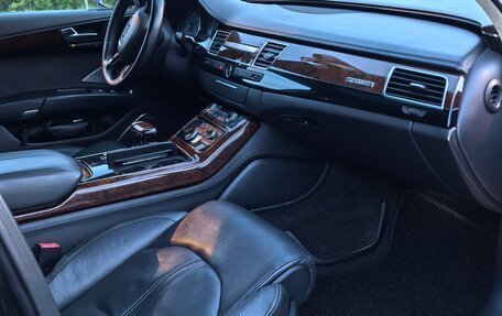Audi A8, 2011 год, 1 750 000 рублей, 11 фотография