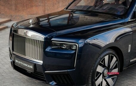 Rolls-Royce Cullinan, 2025 год, 76 000 000 рублей, 13 фотография