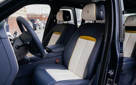 Rolls-Royce Cullinan, 2025 год, 76 000 000 рублей, 26 фотография