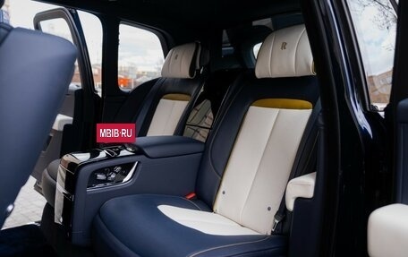 Rolls-Royce Cullinan, 2025 год, 76 000 000 рублей, 33 фотография