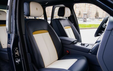 Rolls-Royce Cullinan, 2025 год, 76 000 000 рублей, 36 фотография