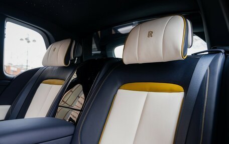 Rolls-Royce Cullinan, 2025 год, 76 000 000 рублей, 37 фотография