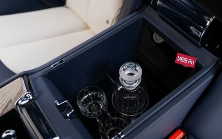 Rolls-Royce Cullinan, 2025 год, 76 000 000 рублей, 39 фотография