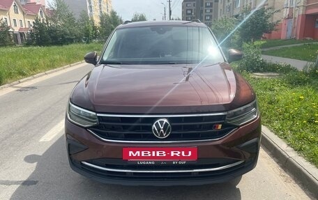 Volkswagen Tiguan II, 2021 год, 3 400 000 рублей, 4 фотография