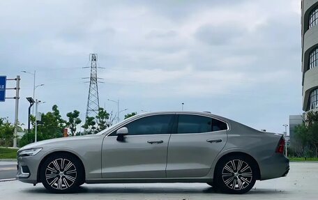 Volvo S60 III, 2022 год, 2 600 000 рублей, 5 фотография