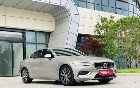 Volvo S60 III, 2022 год, 2 600 000 рублей, 3 фотография