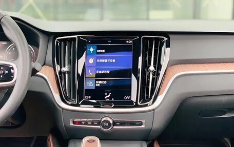 Volvo S60 III, 2022 год, 2 600 000 рублей, 8 фотография