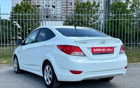 Hyundai Solaris II рестайлинг, 2012 год, 920 000 рублей, 4 фотография