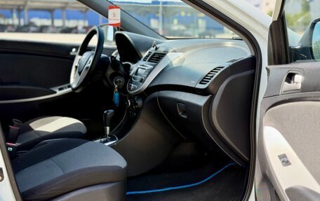 Hyundai Solaris II рестайлинг, 2012 год, 920 000 рублей, 10 фотография