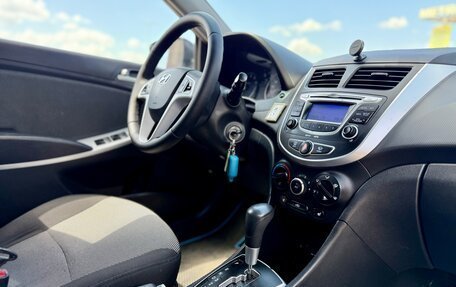 Hyundai Solaris II рестайлинг, 2012 год, 920 000 рублей, 12 фотография