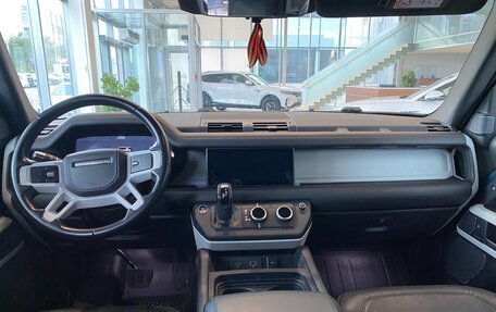 Land Rover Defender II, 2021 год, 8 000 000 рублей, 11 фотография