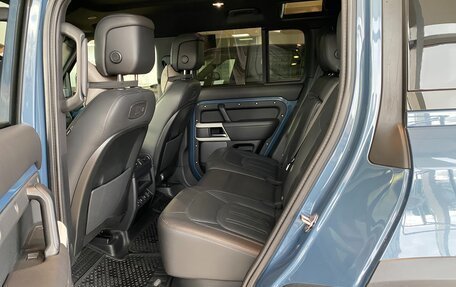 Land Rover Defender II, 2021 год, 8 000 000 рублей, 12 фотография