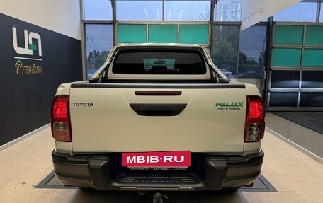 Toyota Hilux VIII, 2020 год, 4 700 000 рублей, 5 фотография