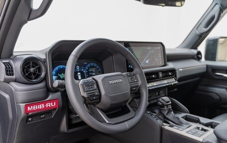 Toyota Land Cruiser Prado, 2024 год, 8 900 000 рублей, 9 фотография