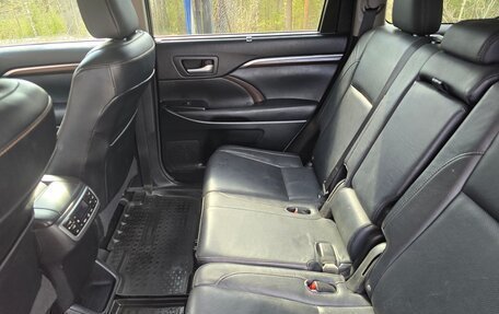 Toyota Highlander III, 2014 год, 3 150 000 рублей, 9 фотография