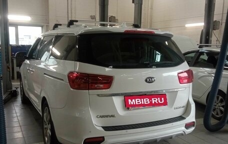 KIA Carnival III, 2019 год, 3 000 000 рублей, 4 фотография