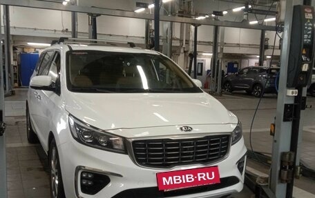 KIA Carnival III, 2019 год, 3 000 000 рублей, 2 фотография