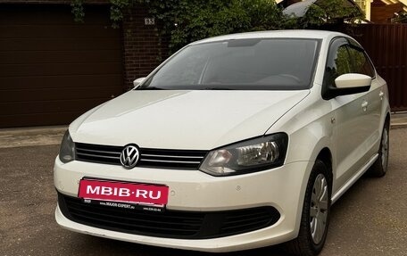 Volkswagen Polo VI (EU Market), 2014 год, 850 000 рублей, 1 фотография