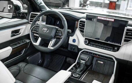Toyota Tundra, 2022 год, 10 000 000 рублей, 23 фотография