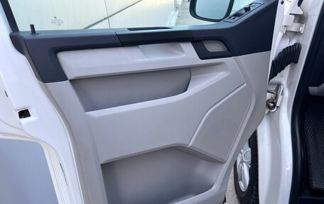 Volkswagen Transporter T6 рестайлинг, 2019 год, 2 680 000 рублей, 9 фотография