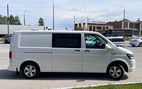 Volkswagen Transporter T6 рестайлинг, 2019 год, 2 680 000 рублей, 4 фотография