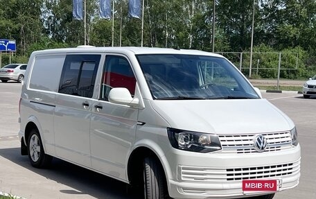 Volkswagen Transporter T6 рестайлинг, 2019 год, 2 680 000 рублей, 3 фотография