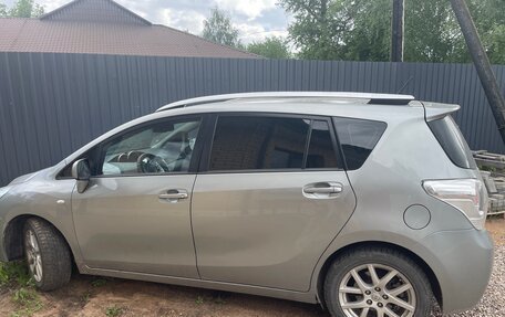 Toyota Verso I, 2010 год, 1 020 000 рублей, 2 фотография