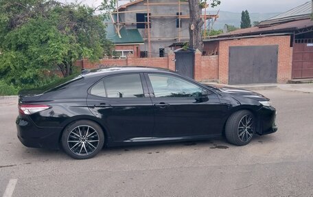 Toyota Camry, 2019 год, 2 900 000 рублей, 5 фотография