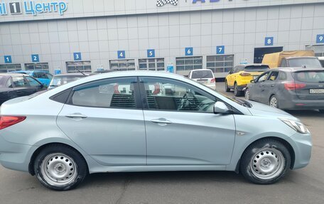 Hyundai Solaris II рестайлинг, 2011 год, 1 000 000 рублей, 3 фотография