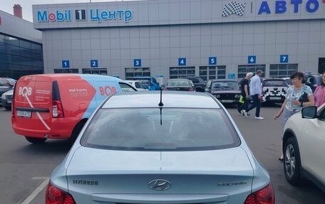 Hyundai Solaris II рестайлинг, 2011 год, 1 000 000 рублей, 2 фотография