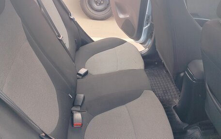 Hyundai Solaris II рестайлинг, 2011 год, 1 000 000 рублей, 16 фотография